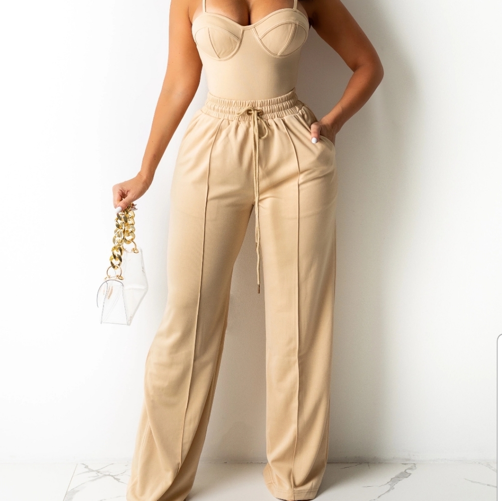 Nude pants set